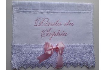 TOALHA DE BATIZADO DINDOS COM RENDA